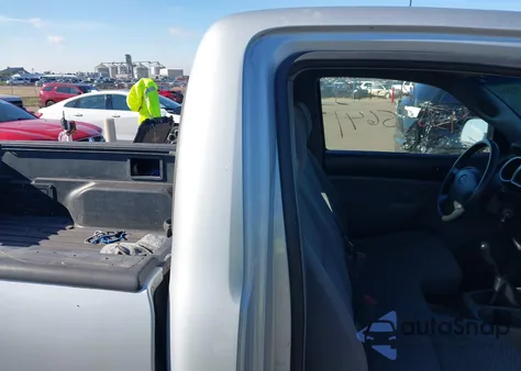 2005 Toyota Tacoma from USA, damaged, VIN 5TENX22N952086012